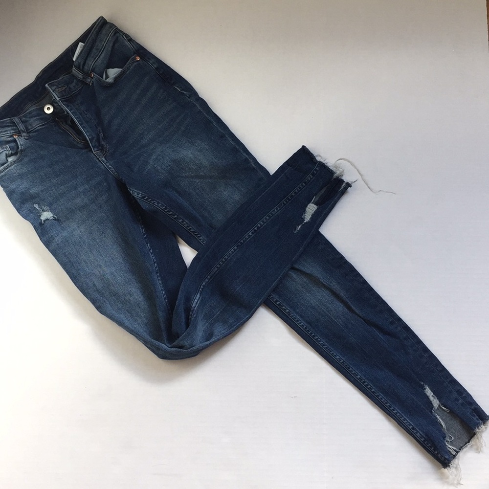 ✨Distressed Jeans✨